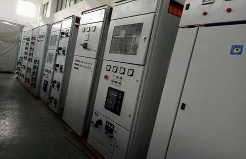 新巴尔虎右电控箱